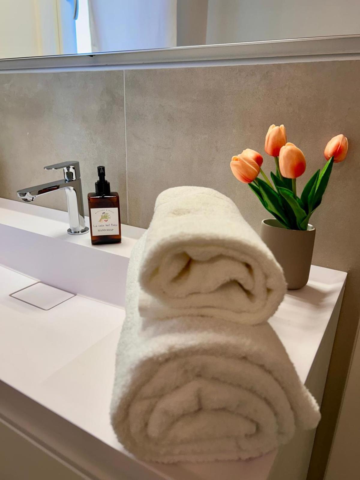 La Casa Nel Bosco Hotel Borzano Екстериор снимка